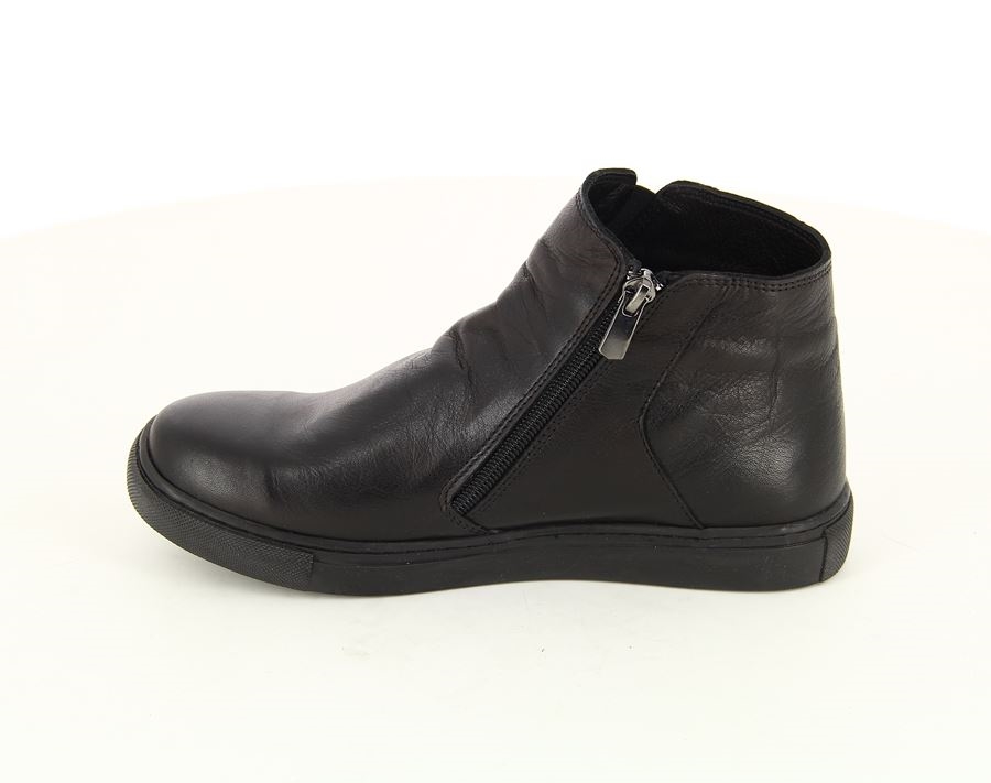 Siyah Deri Kadın Bot  