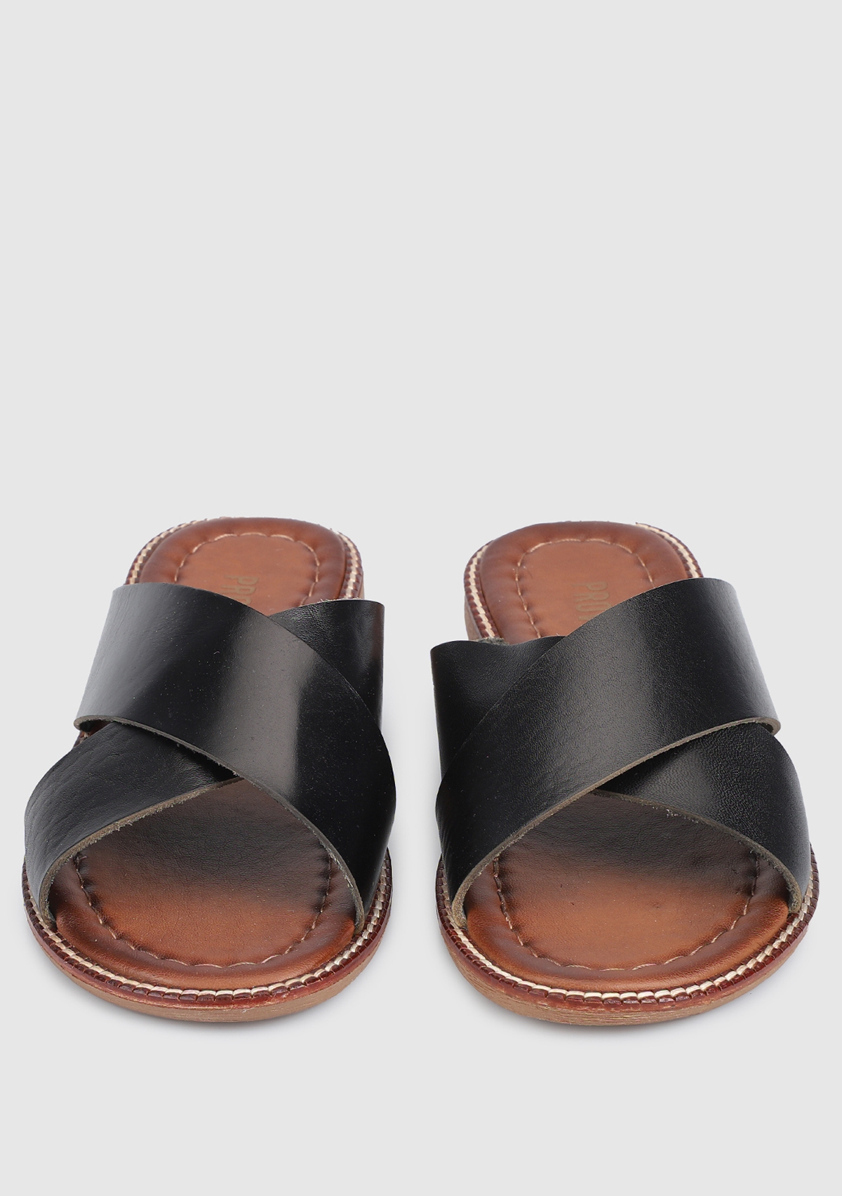 Siyah Deri Kadın Terlik