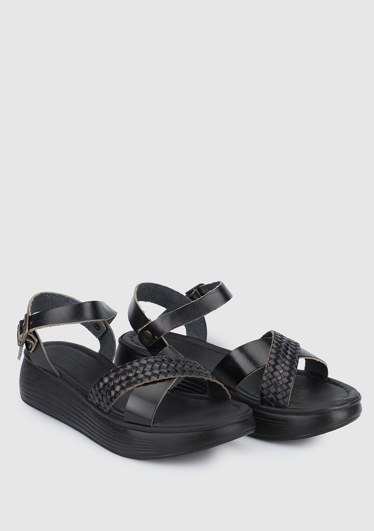 Siyah Deri Kadın Düz Sandalet