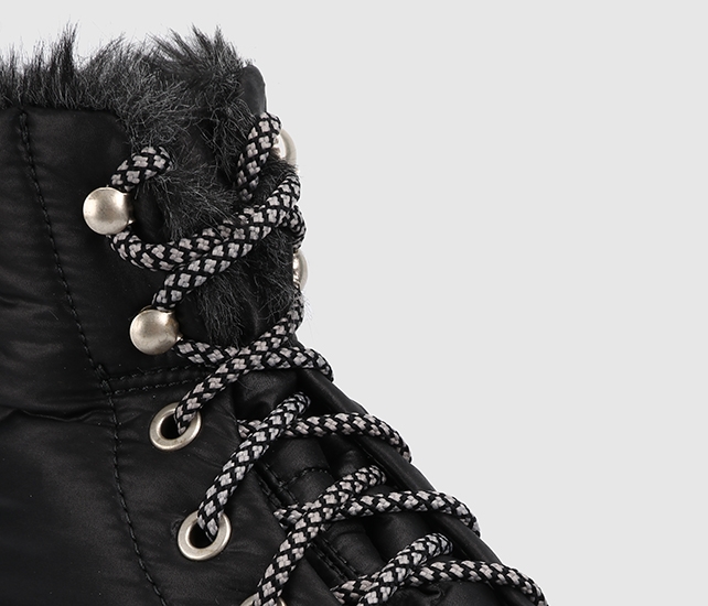 Siyah Kadın Outdoor Bot