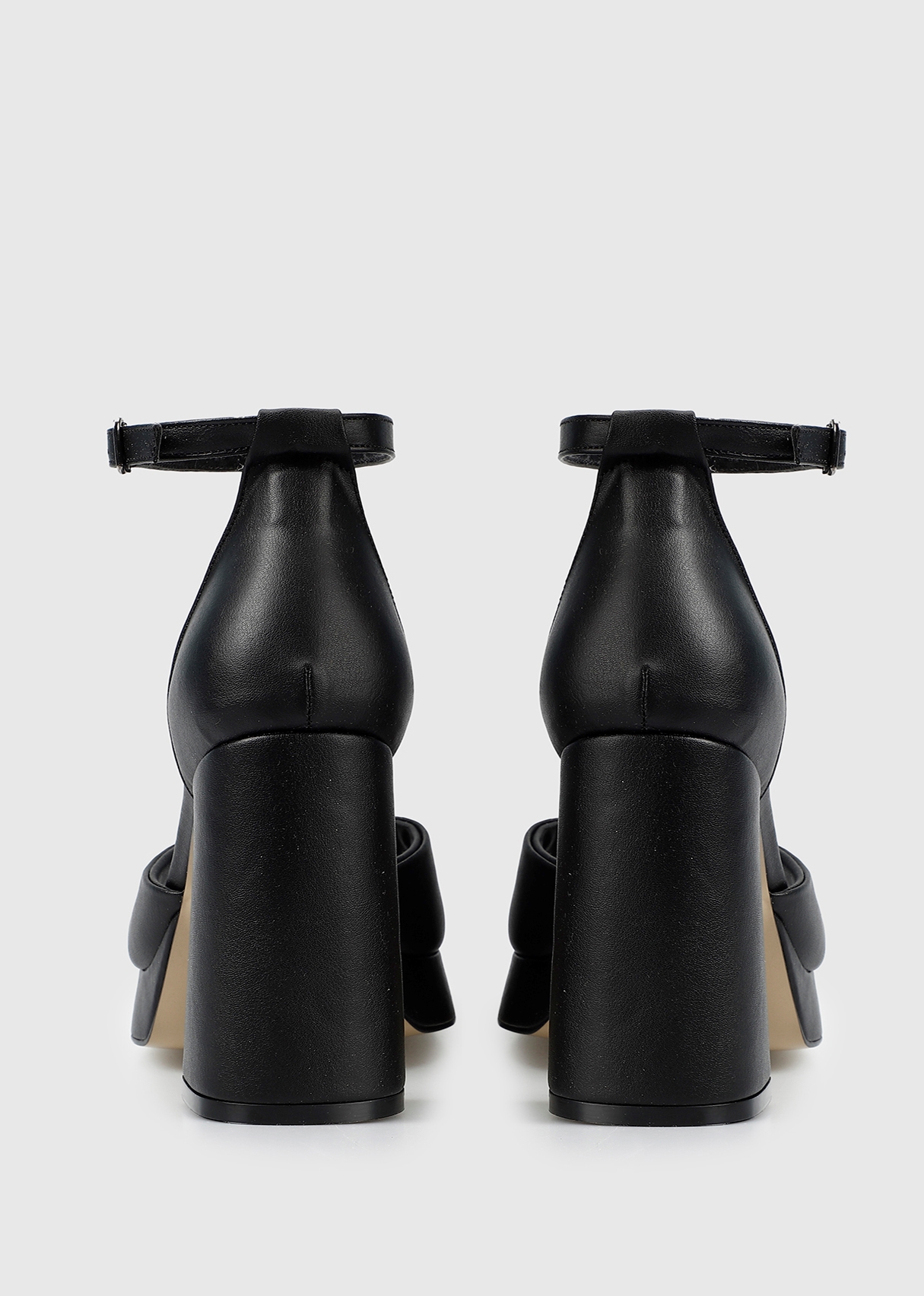 Siyah Kadın Topuklu Sandalet