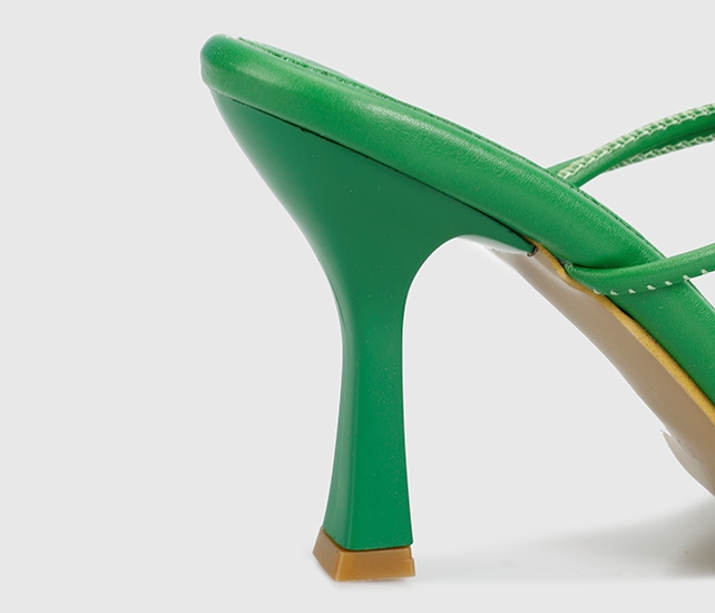 Yeşil Kadın Terlik