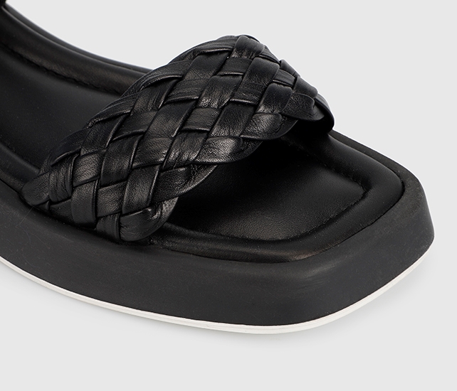 Siyah Deri Kadın Düz Sandalet