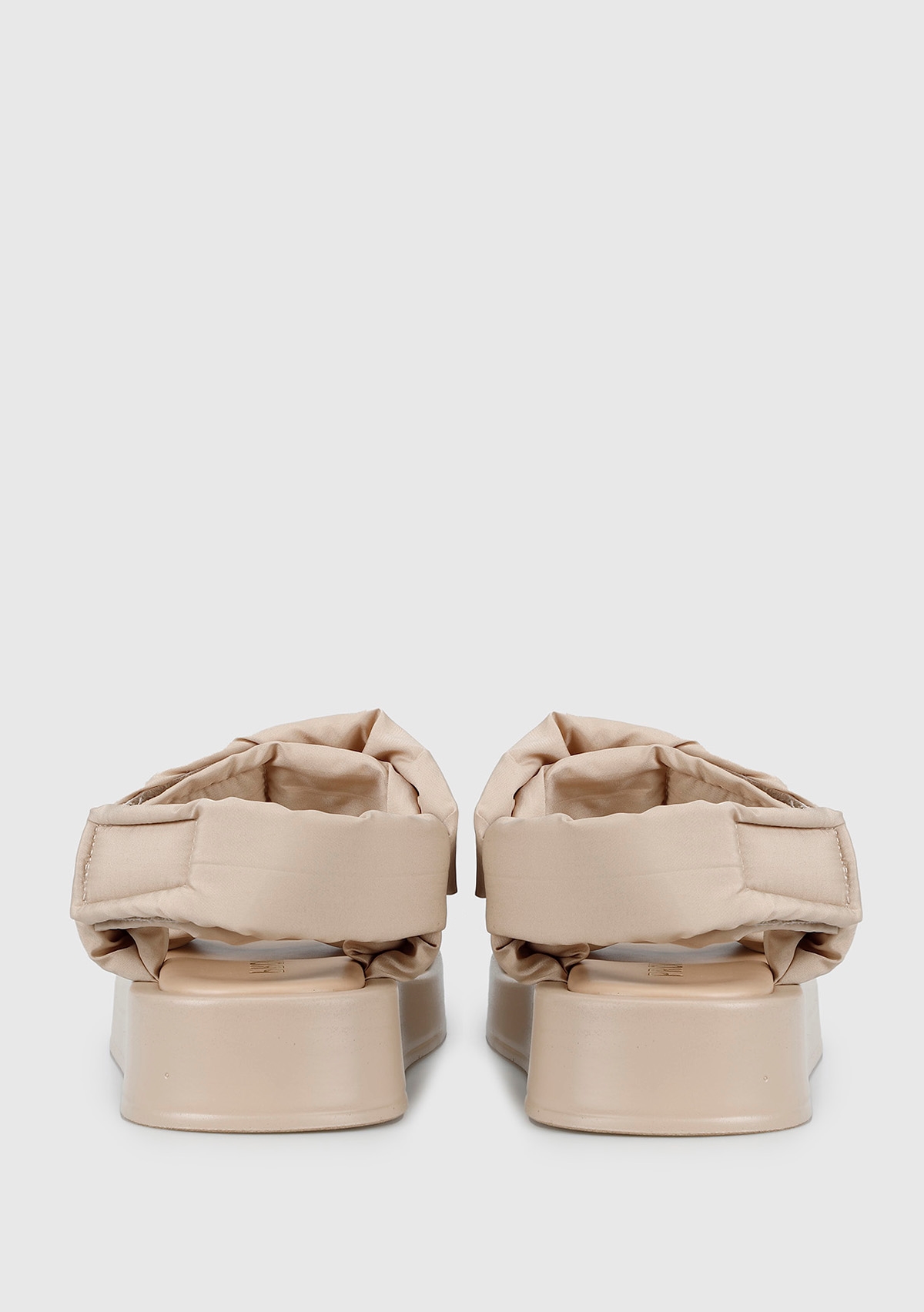 Ekru Kadın Düz Sandalet