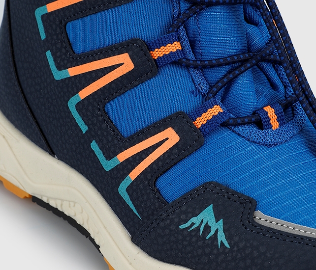 Saks  Outdoor Bot