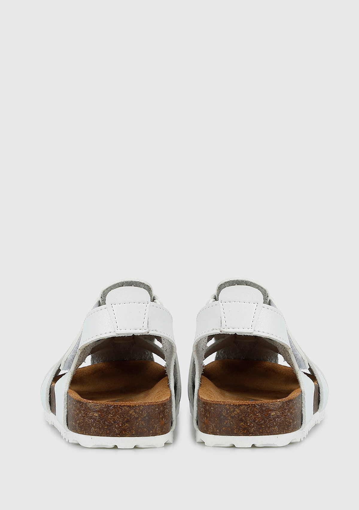 Beyaz Deri Düz Sandalet