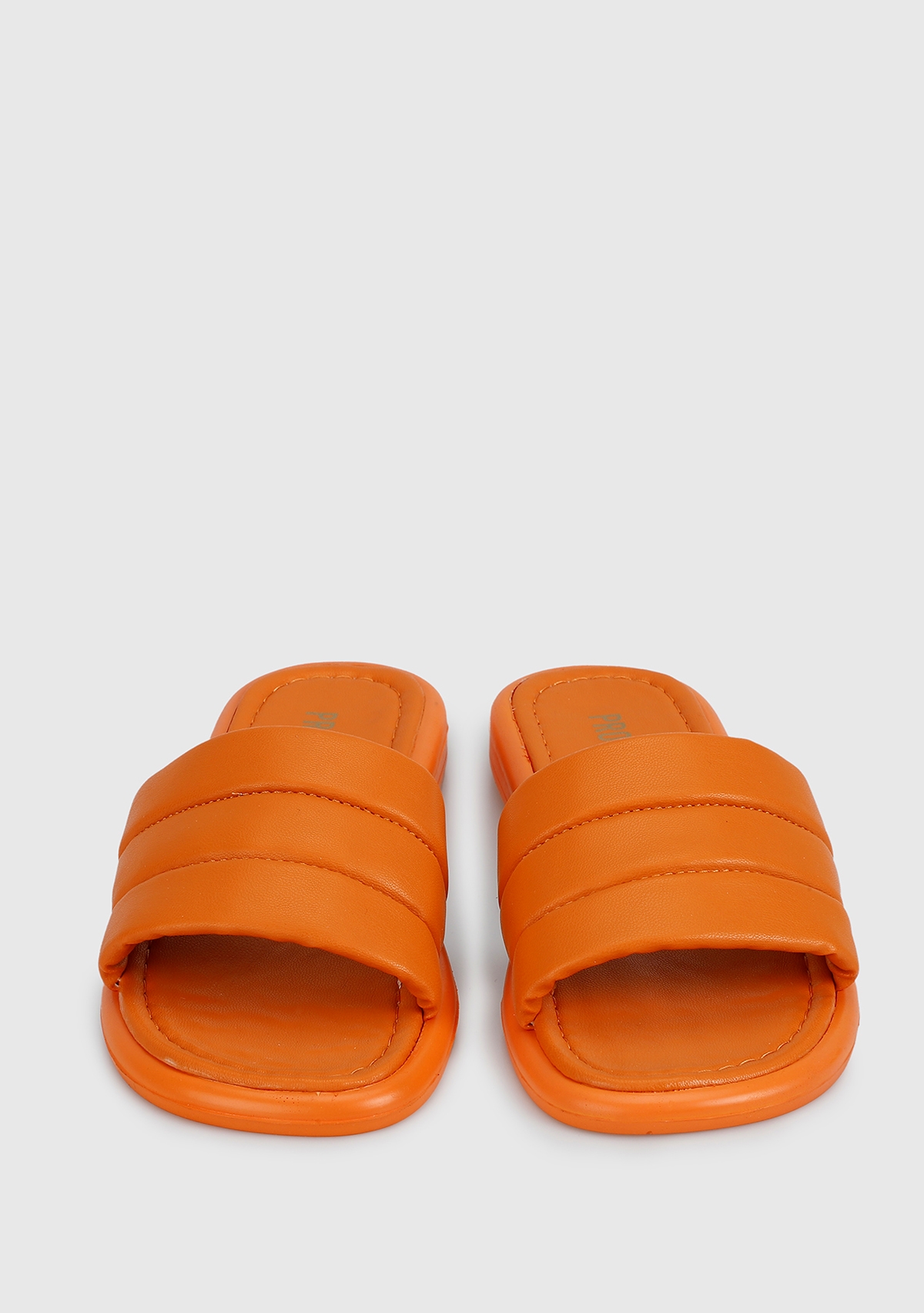 Turuncu Kadın Terlik