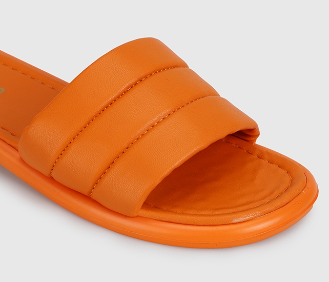 Turuncu Kadın Terlik