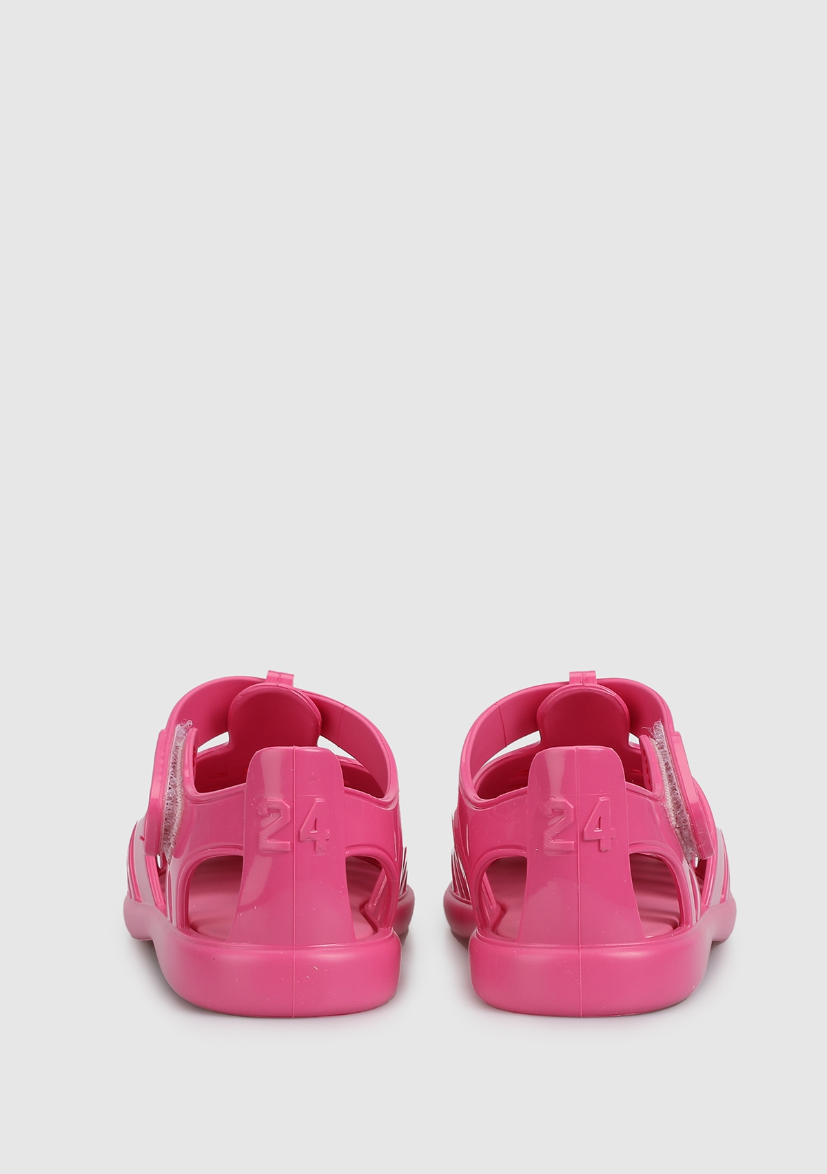 Fuşya Kız Çocuk Düz Sandalet