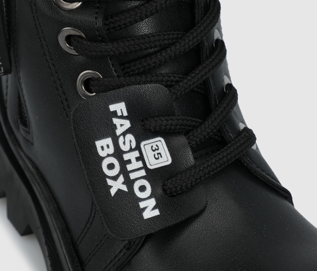 Siyah Kız Çocuk Bot