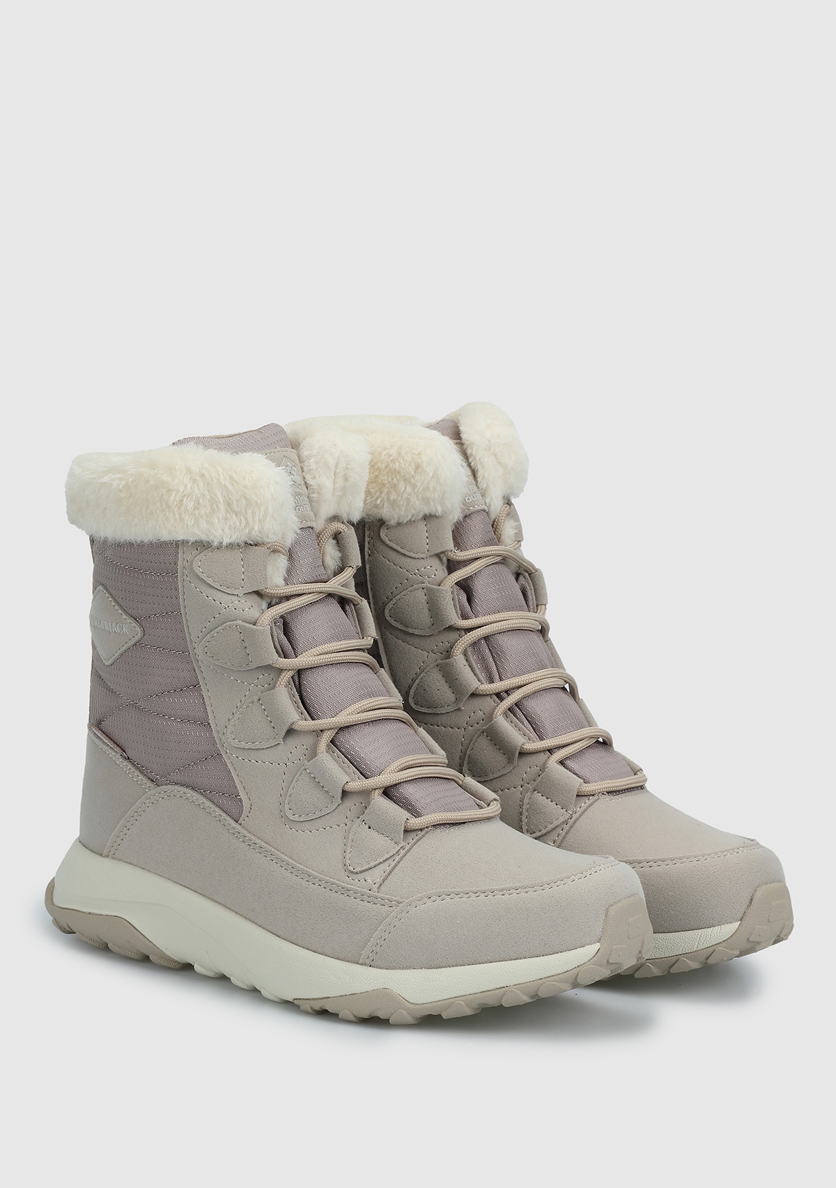Santa Kum Kadın Outdoor Bot