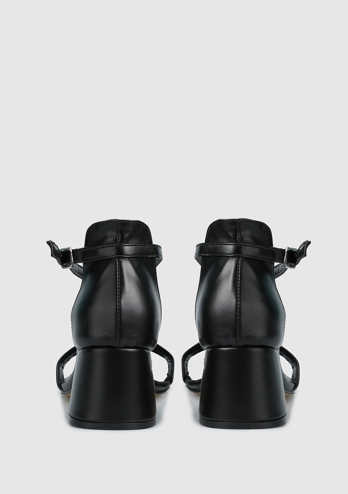 Siyah Kadın Topuklu Sandalet