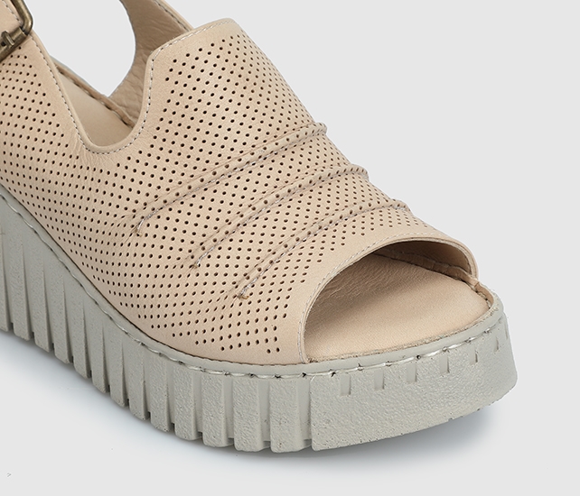 Bej Deri Kadın Konfor Sandalet