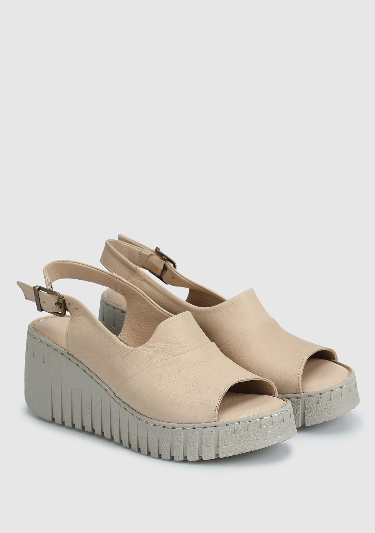 Bej Deri Kadın Konfor Sandalet