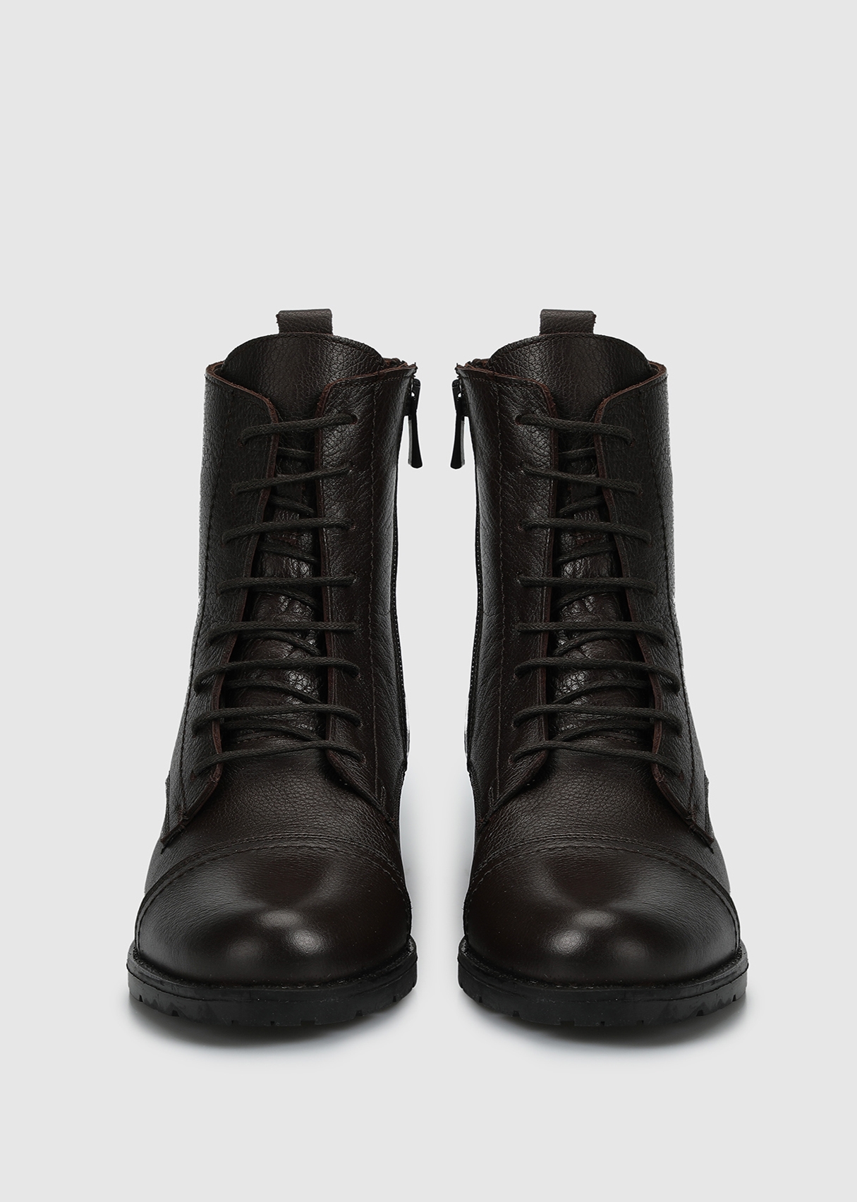 Kahve Deri Kadın Bot