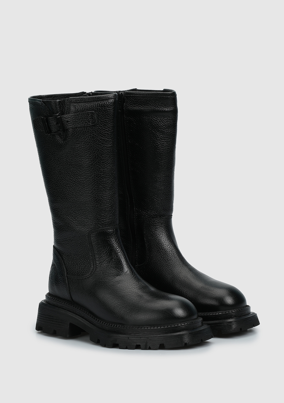 Janet Siyah Deri Kadın Bot