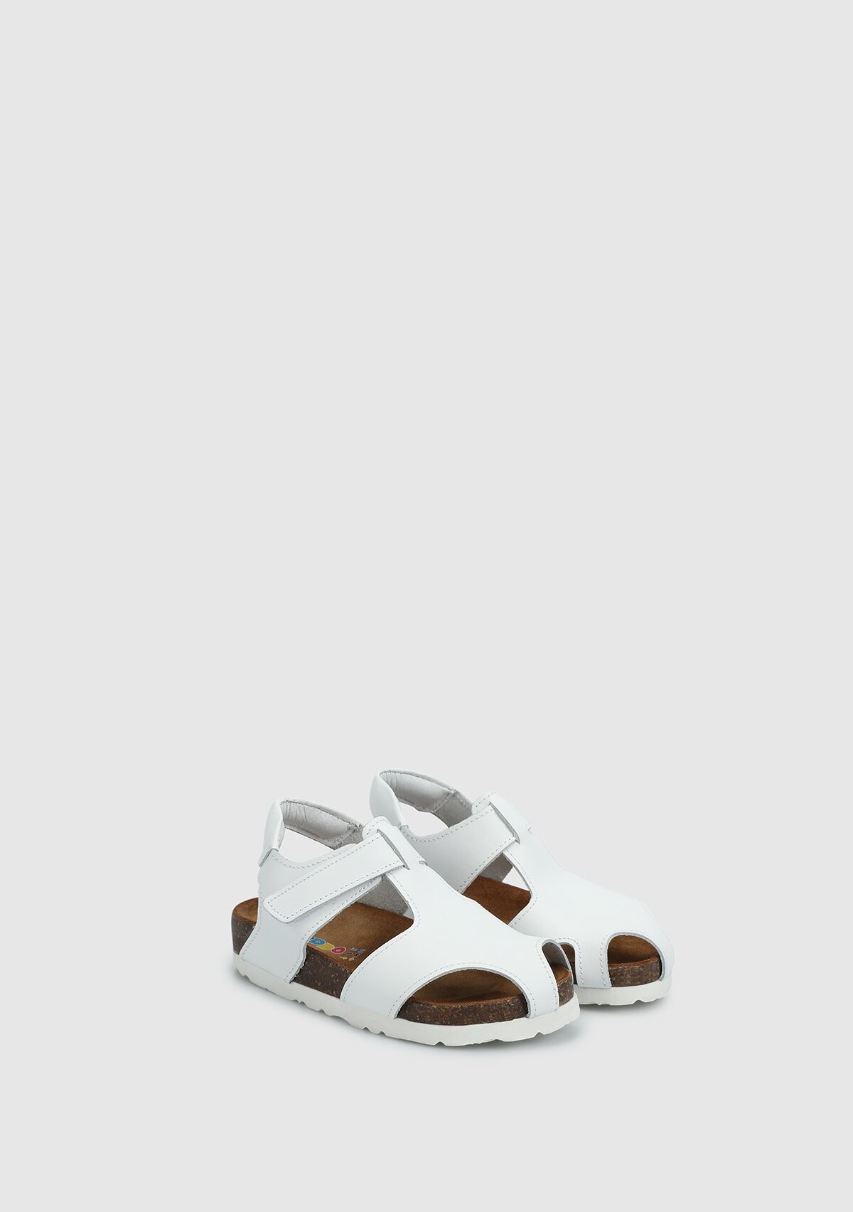 Beyaz Deri Erkek Çocuk Düz Sandalet