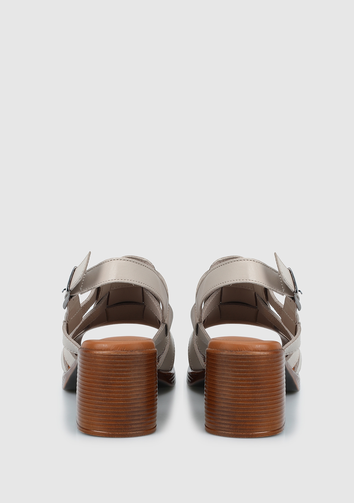 Gümüş Deri Kadın Topuklu Sandalet