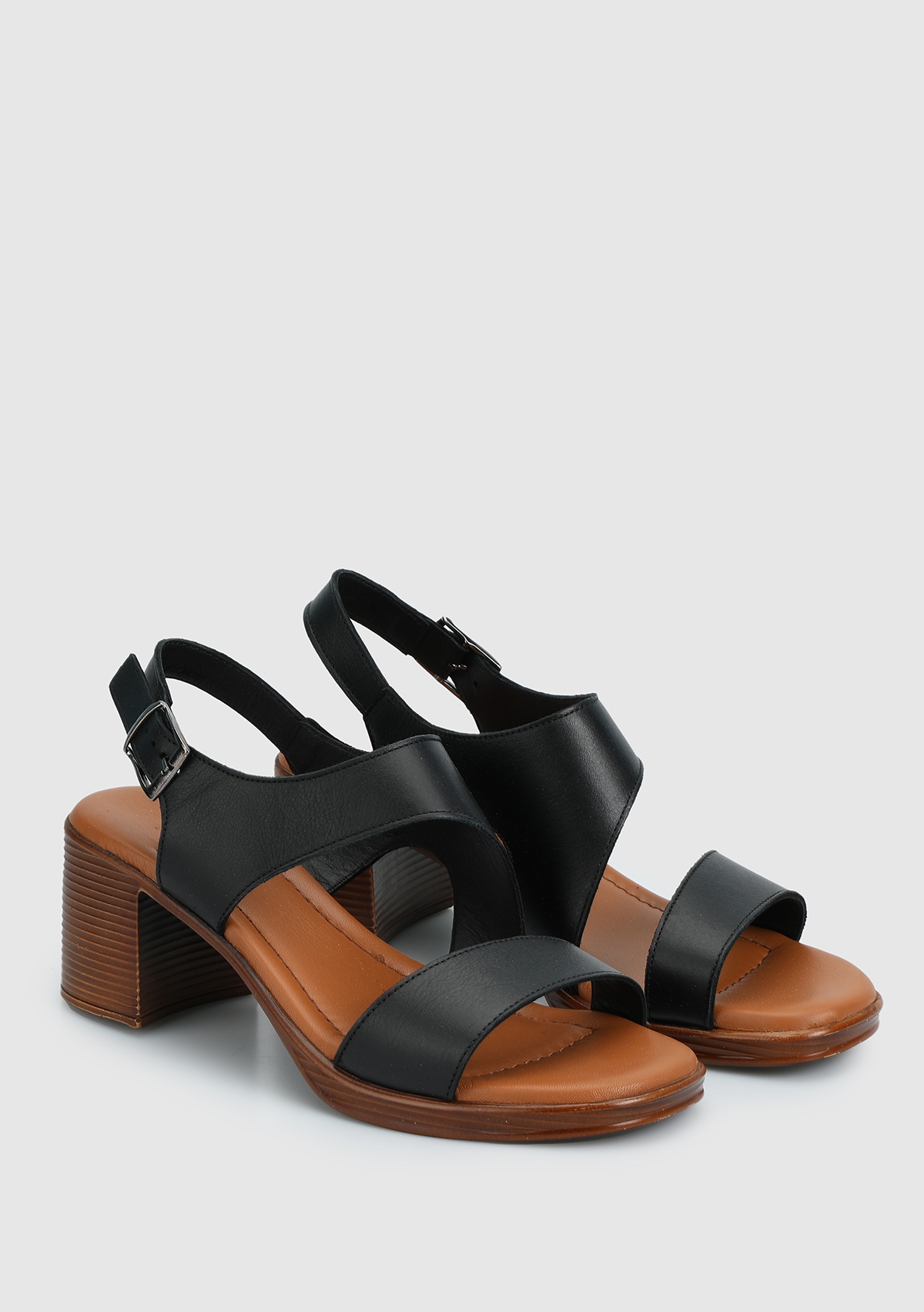 Siyah Deri Kadın Topuklu Sandalet