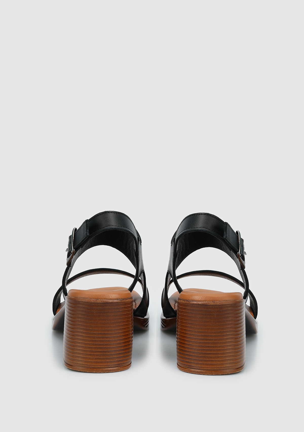 Siyah Deri Kadın Topuklu Sandalet