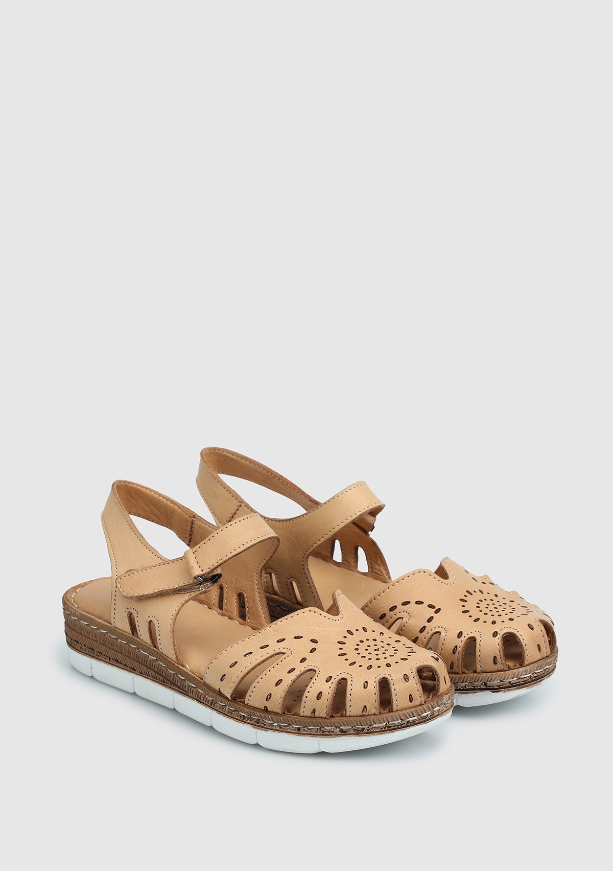 Bej Deri Kadın Konfor Sandalet