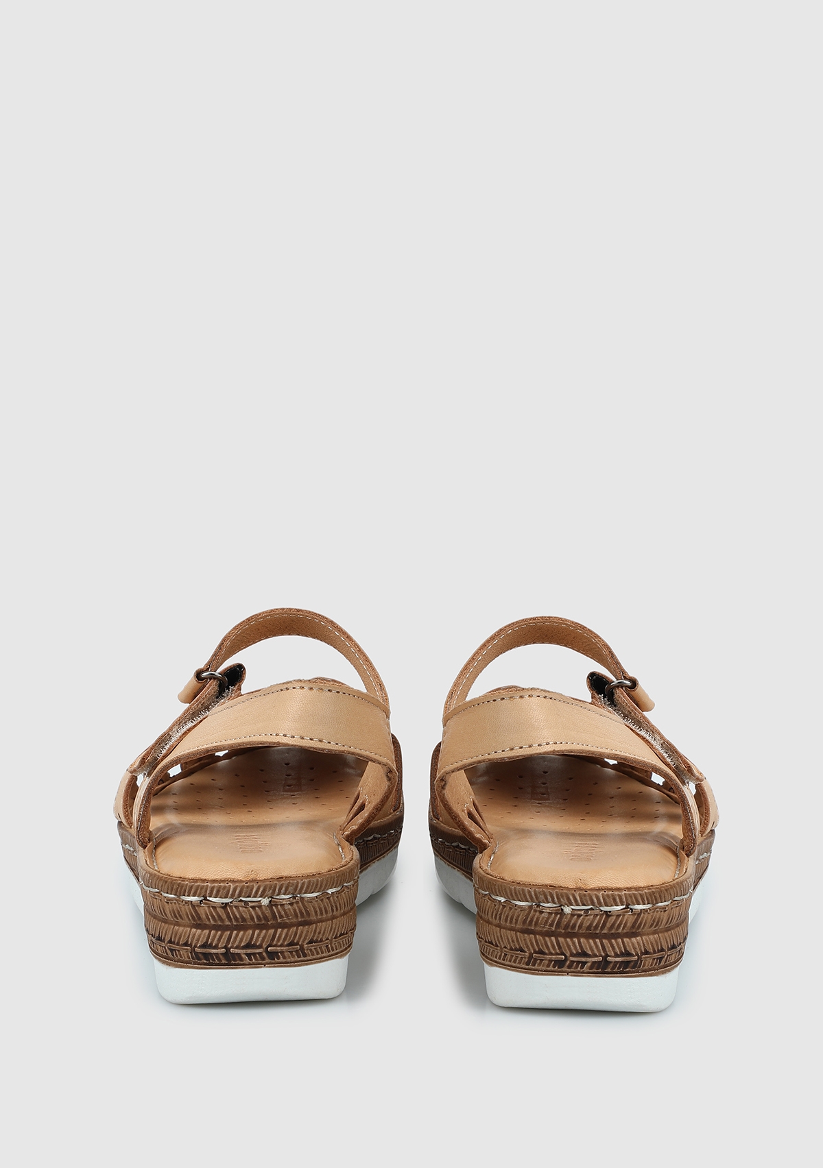 Bej Deri Kadın Konfor Sandalet