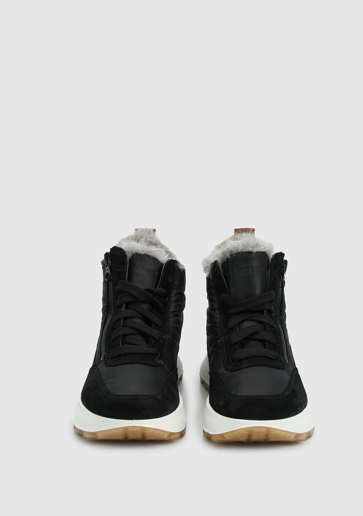 Siyah Kadın Outdoor Bot