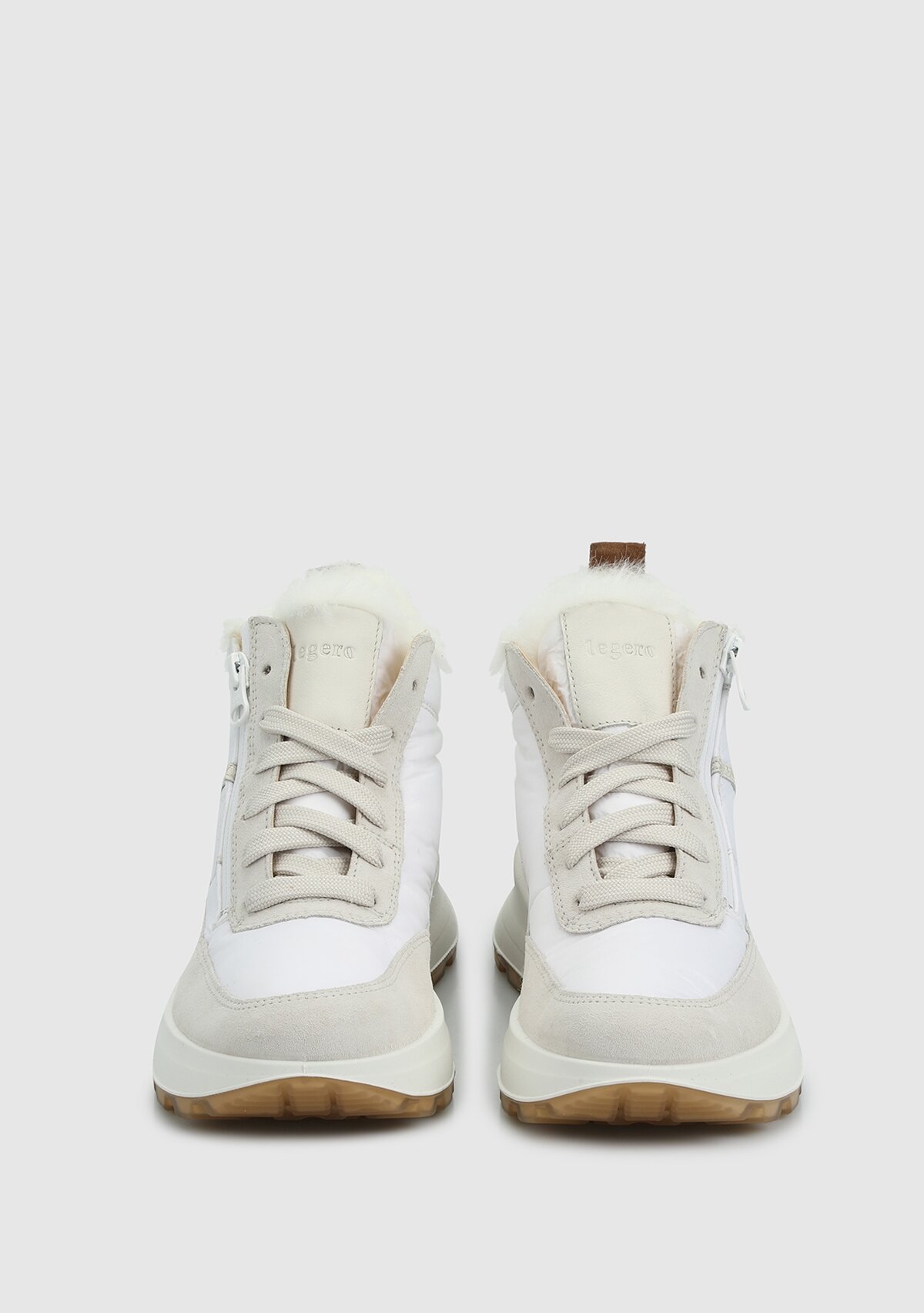 Beyaz Kadın Outdoor Bot