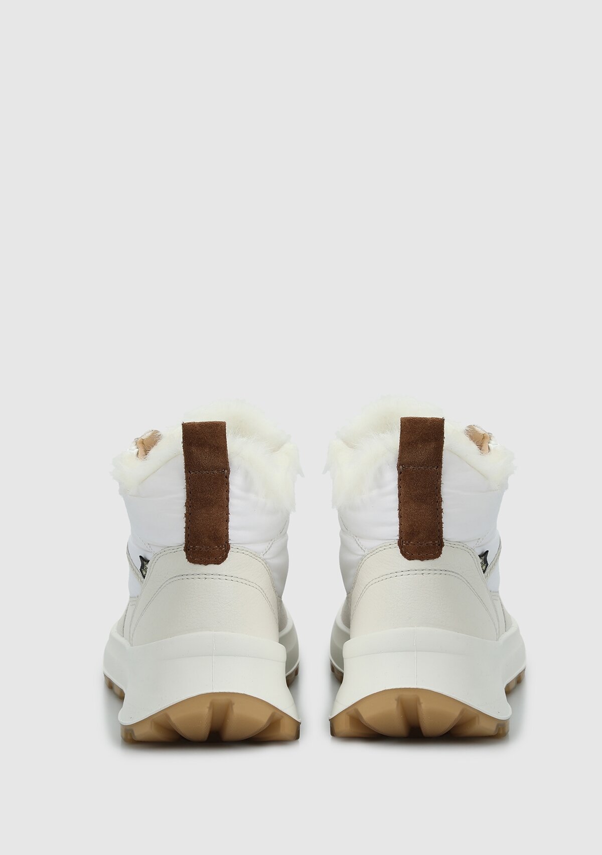 Beyaz Kadın Outdoor Bot