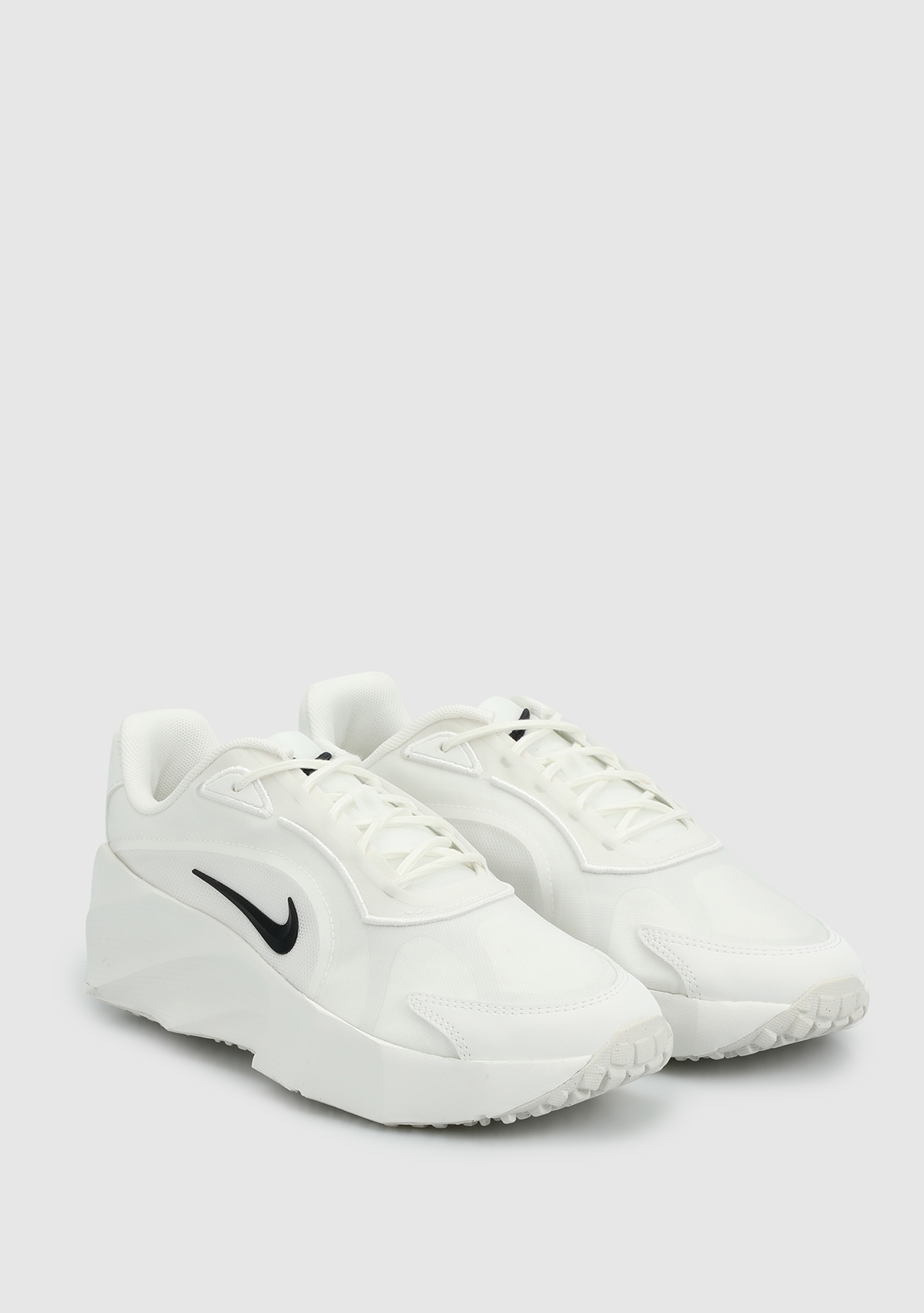 HQ7025-101 WMNS NIKE AURA EDGE