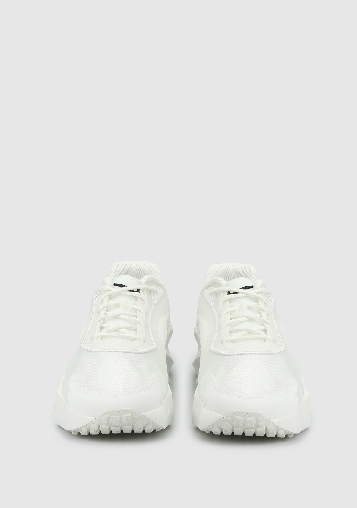 HQ7025-101 WMNS NIKE AURA EDGE