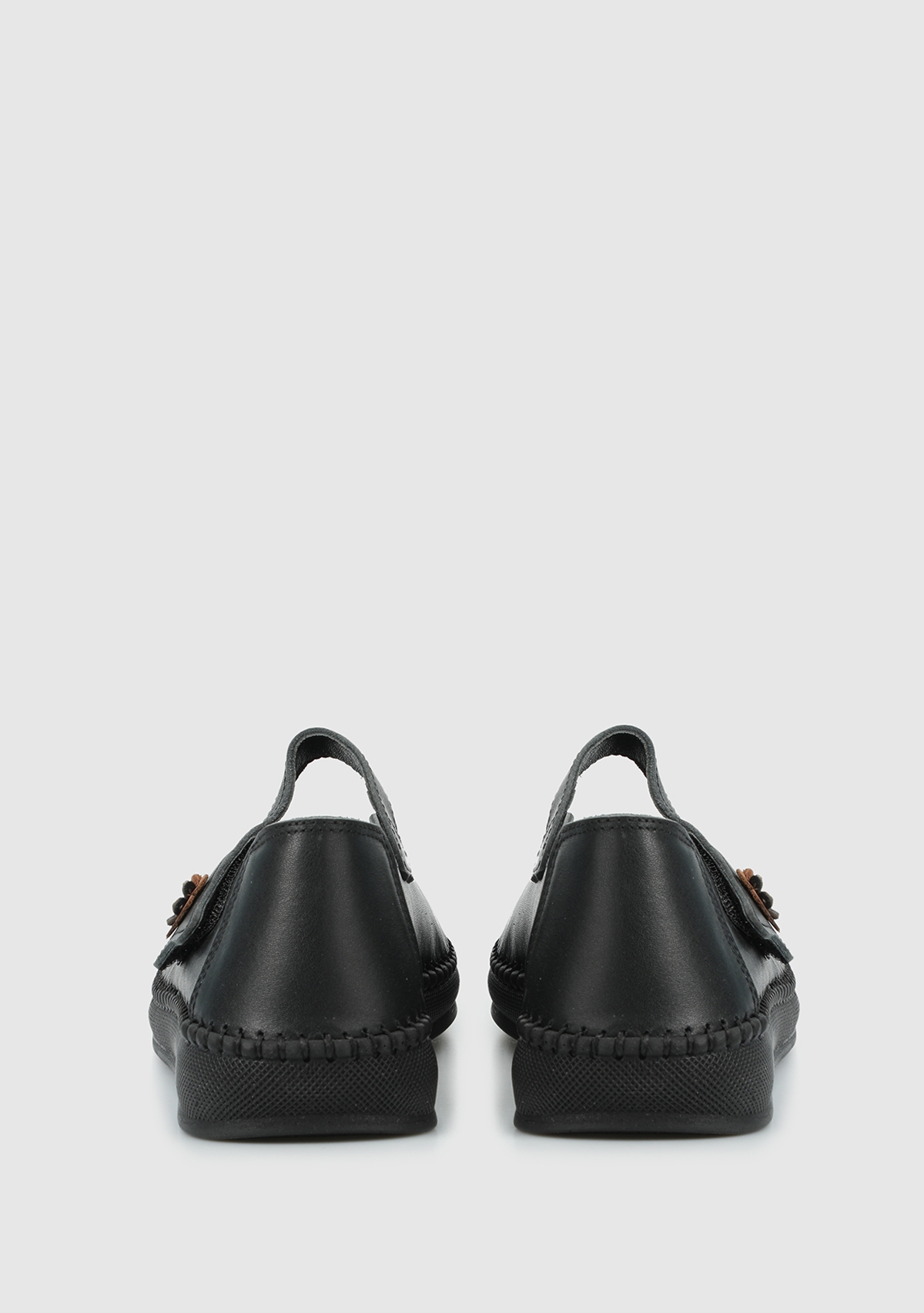 Siyah Deri Kadın Ayakkabı