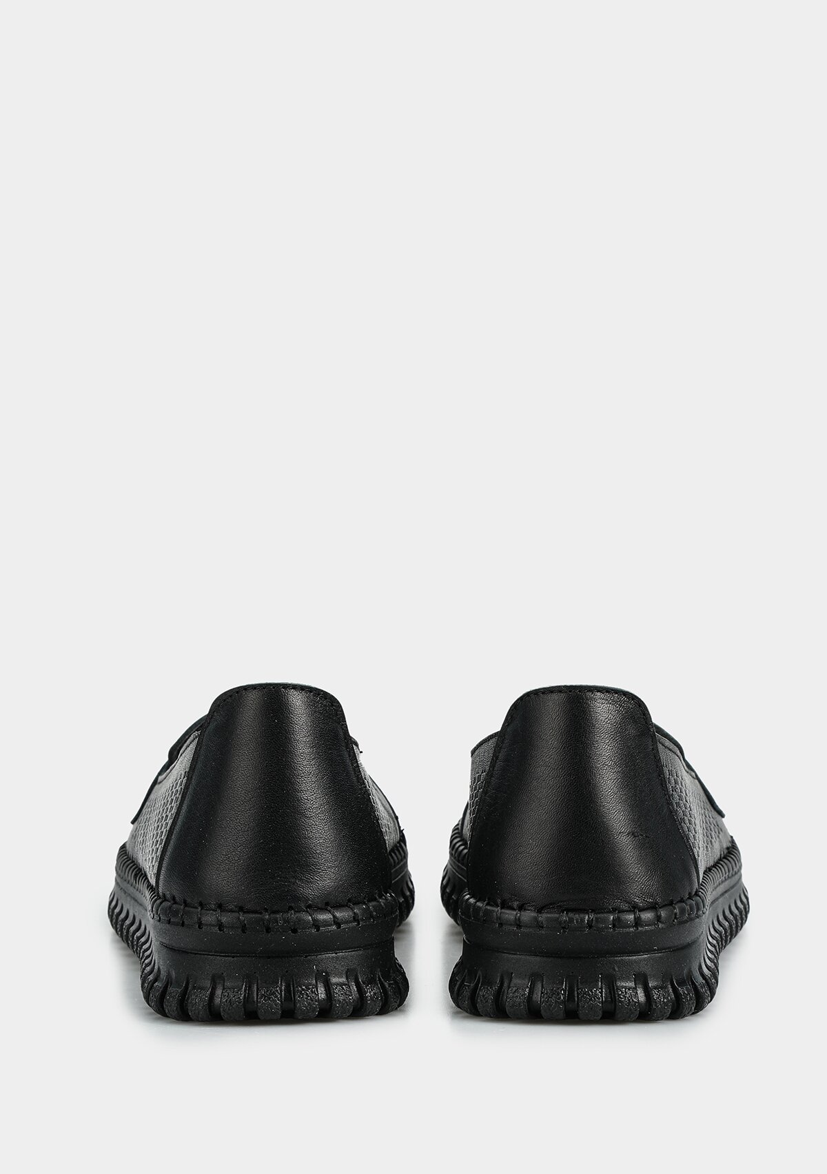 Siyah Deri Kadın Ayakkabı