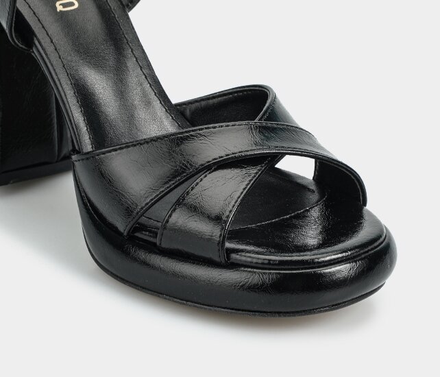 Siyah Kadın Topuklu Sandalet