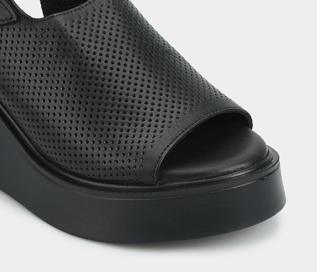 Siyah Deri Kadın Topuklu Sandalet