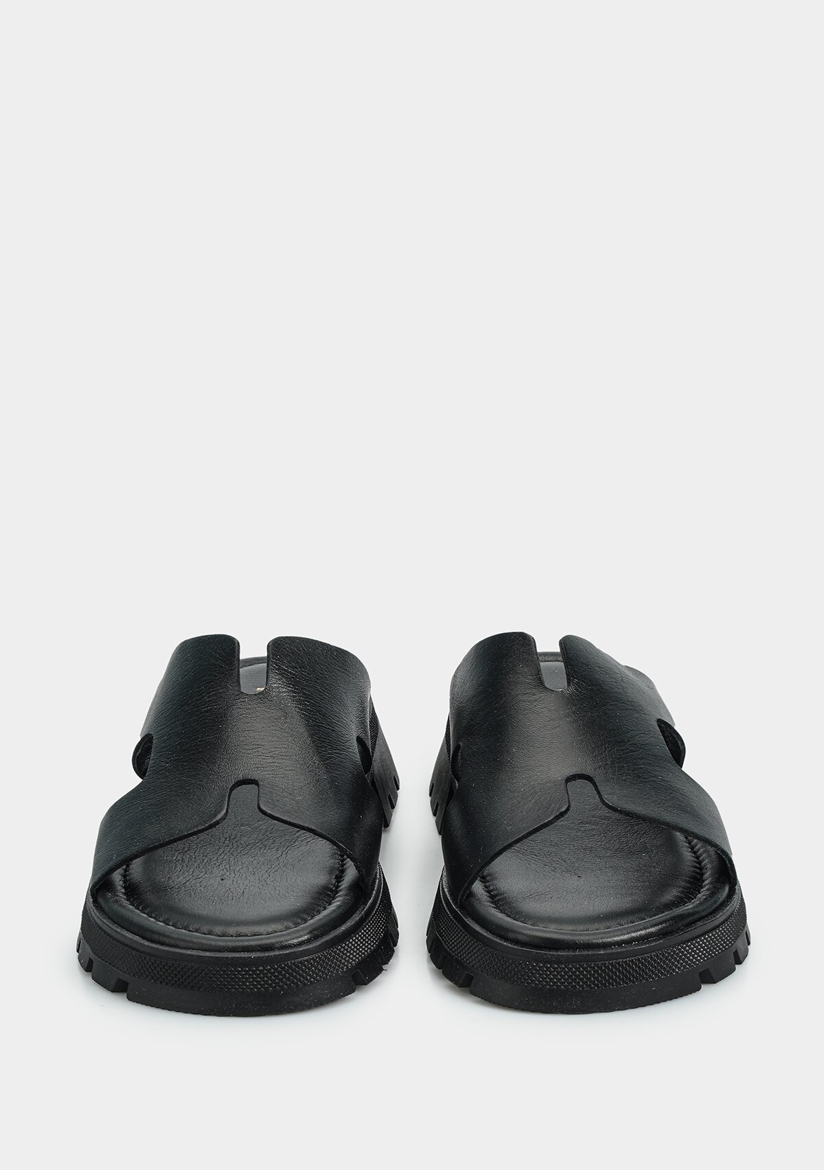 Siyah Deri Kadın Terlik