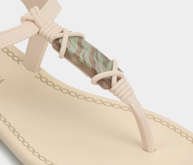 Beyaz Kadın Düz Sandalet