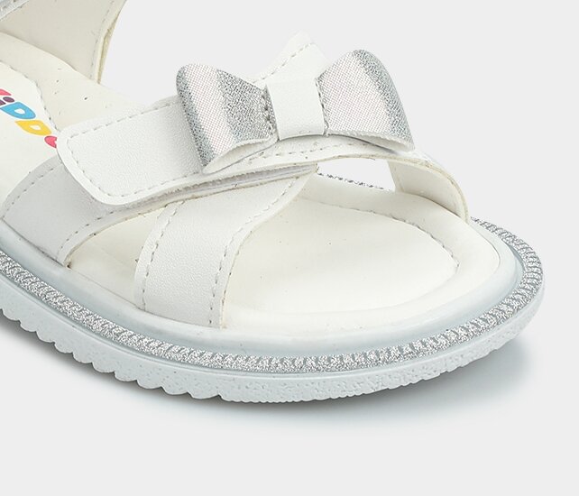 Beyaz Kız Çocuk Düz Sandalet