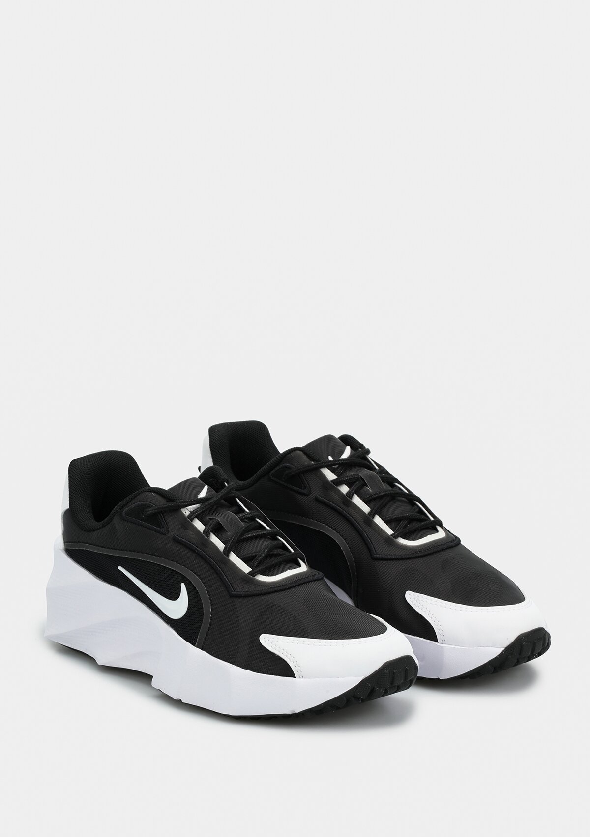 HQ7025-002 WMNS NIKE AURA EDGE