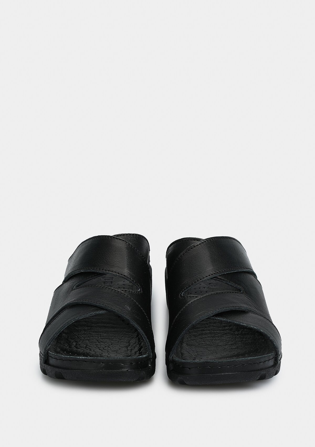 Siyah Deri Kadın Terlik