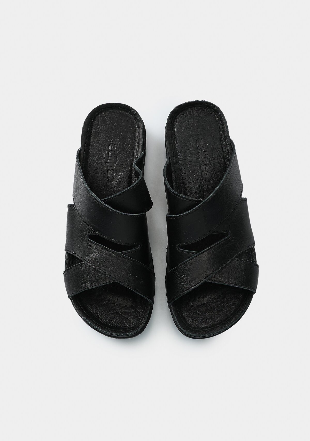 Siyah Deri Kadın Terlik