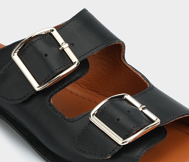 Siyah Deri Kadın Terlik