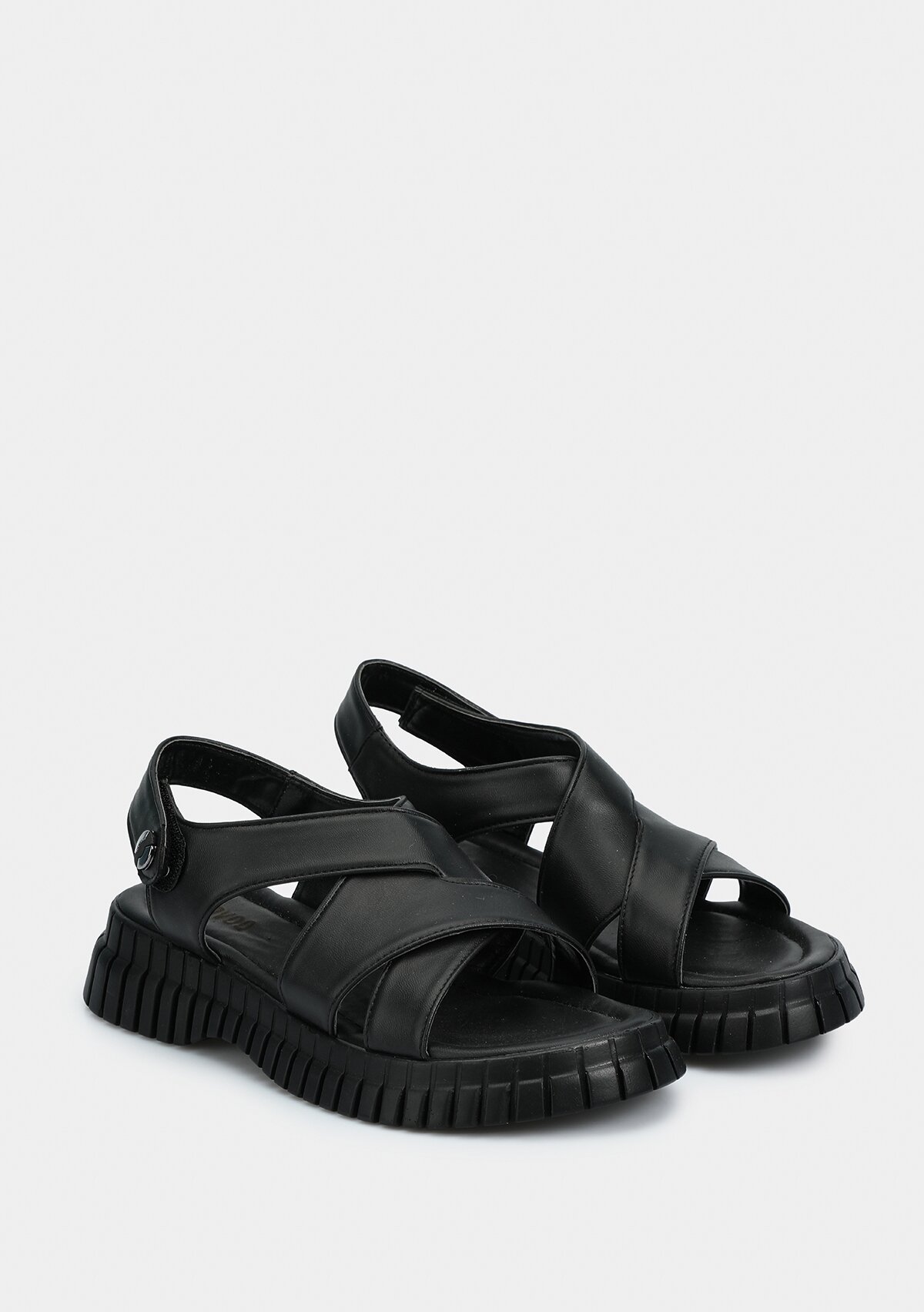 Siyah Kadın Düz Sandalet