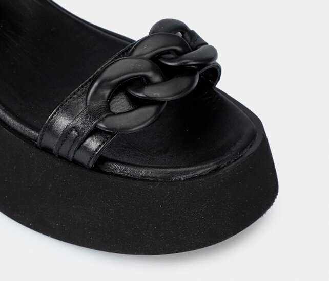 Siyah Deri Kadın Düz Sandalet