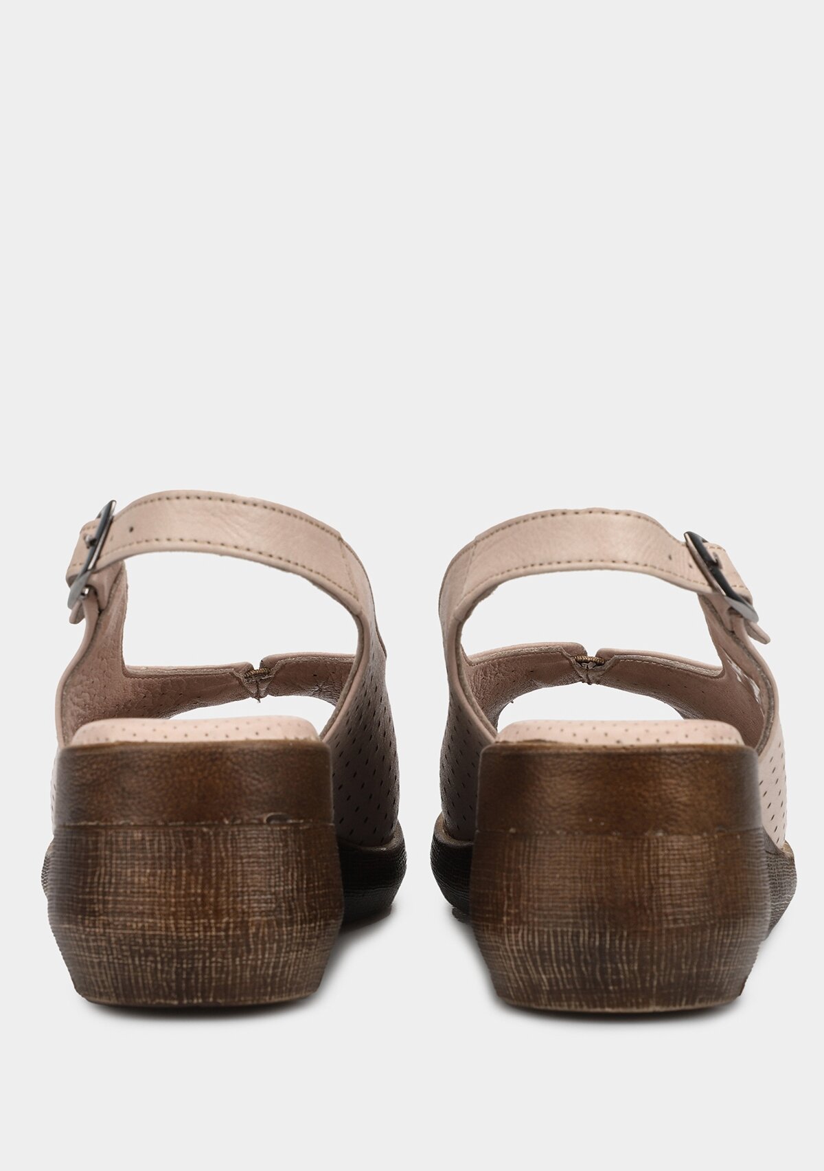 Bej Deri Kadın Konfor Sandalet