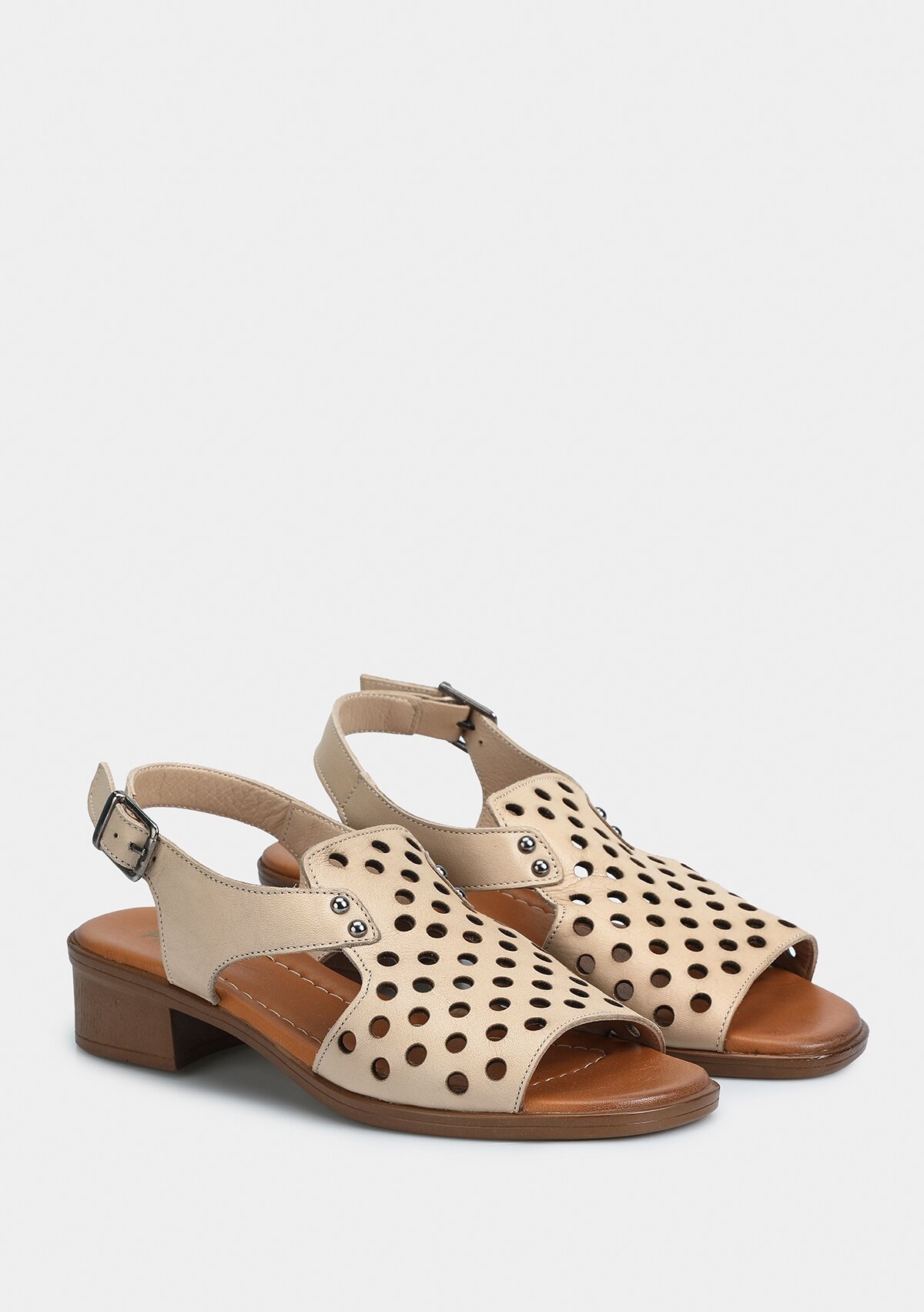Bej Deri Kadın Düz Sandalet