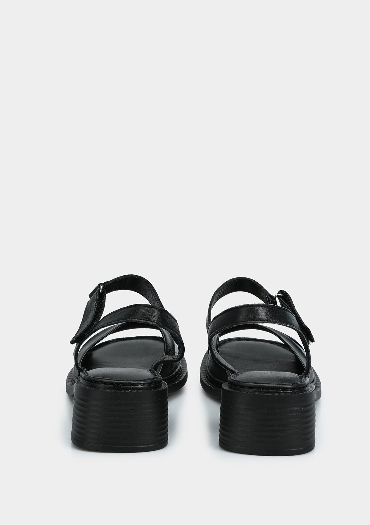 Siyah Deri Kadın Topuklu Sandalet