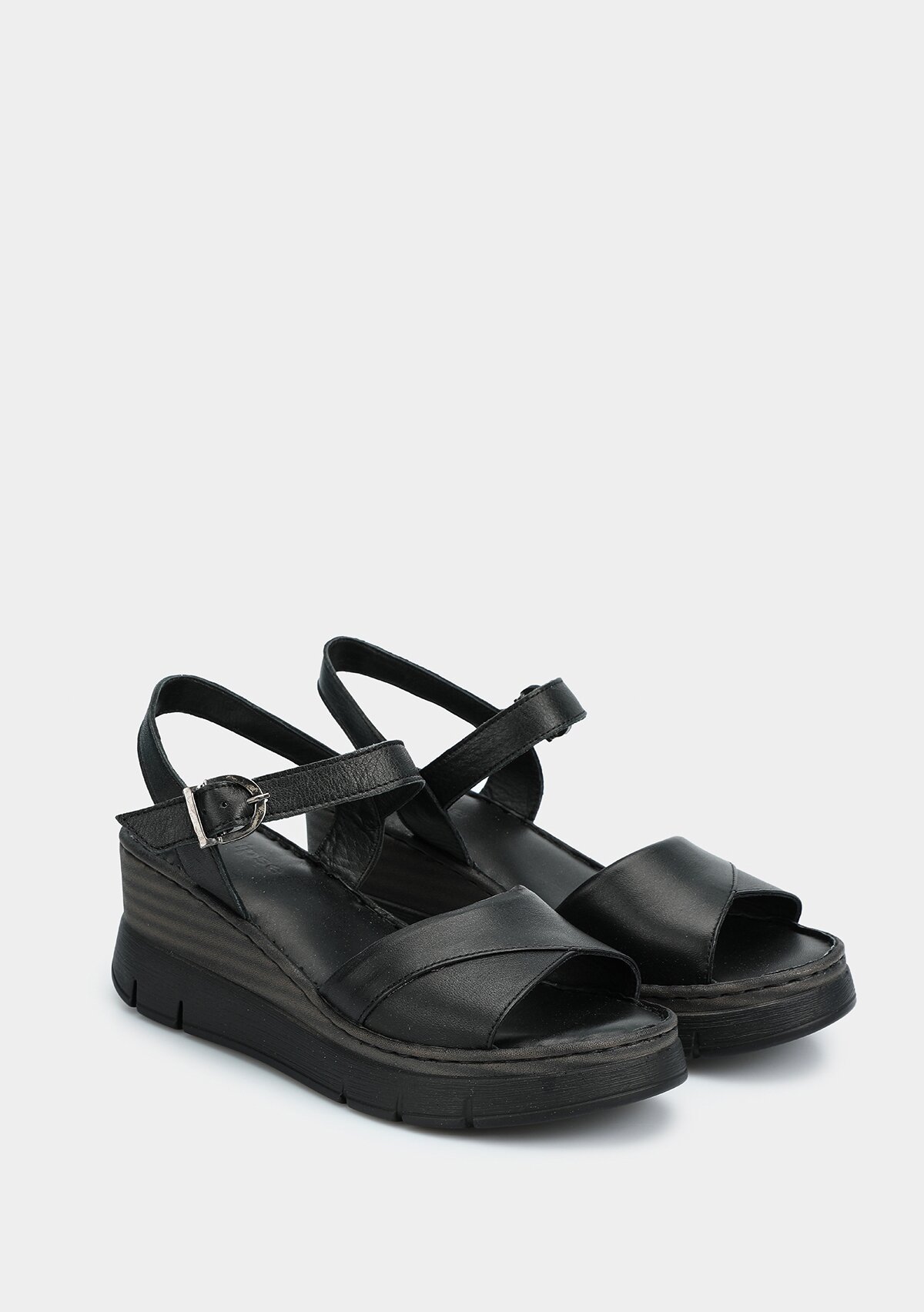 Siyah Deri Kadın Topuklu Sandalet