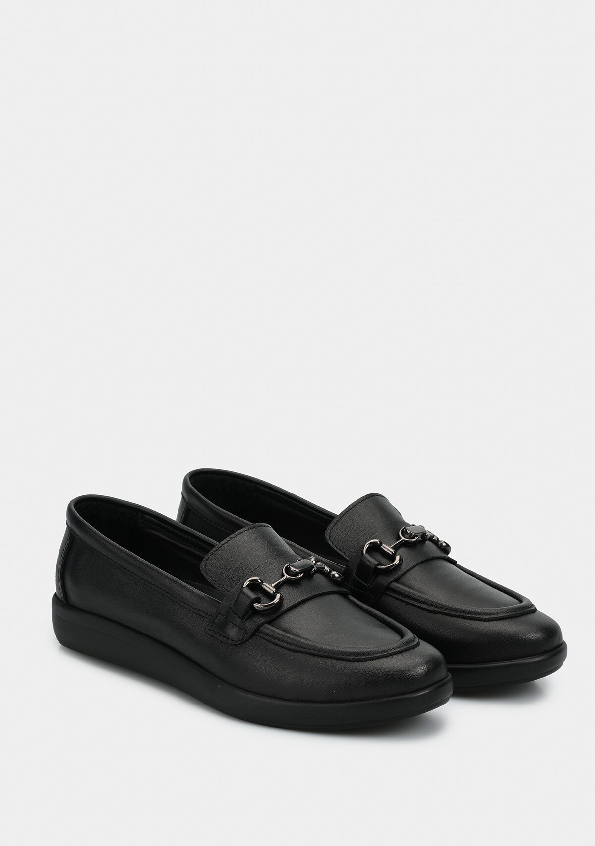 Siyah Deri Kadın Ayakkabı