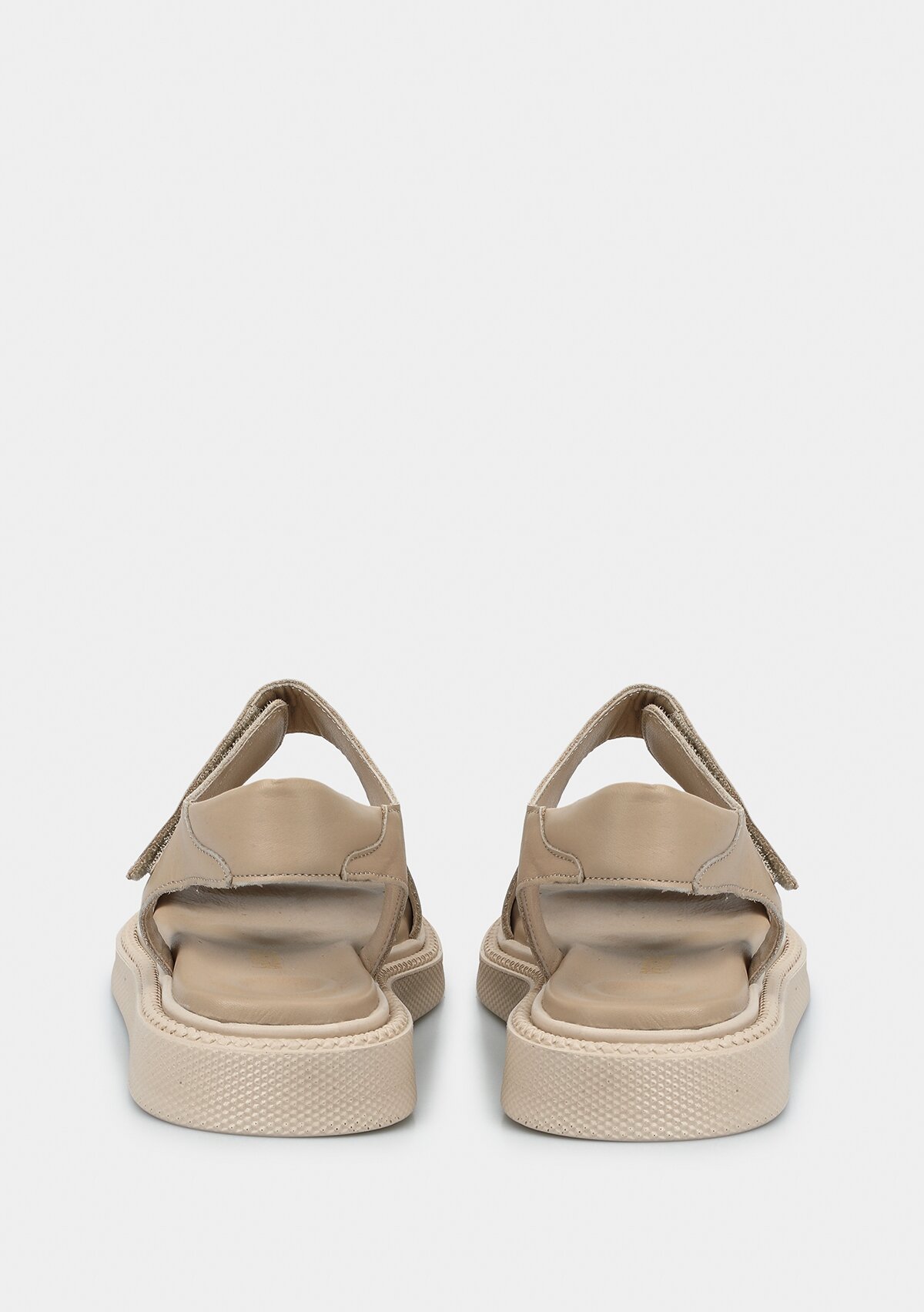 Bej Deri Kadın Düz Sandalet